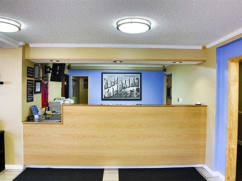 Super 8 By Wyndham Charlotte University Exterior foto