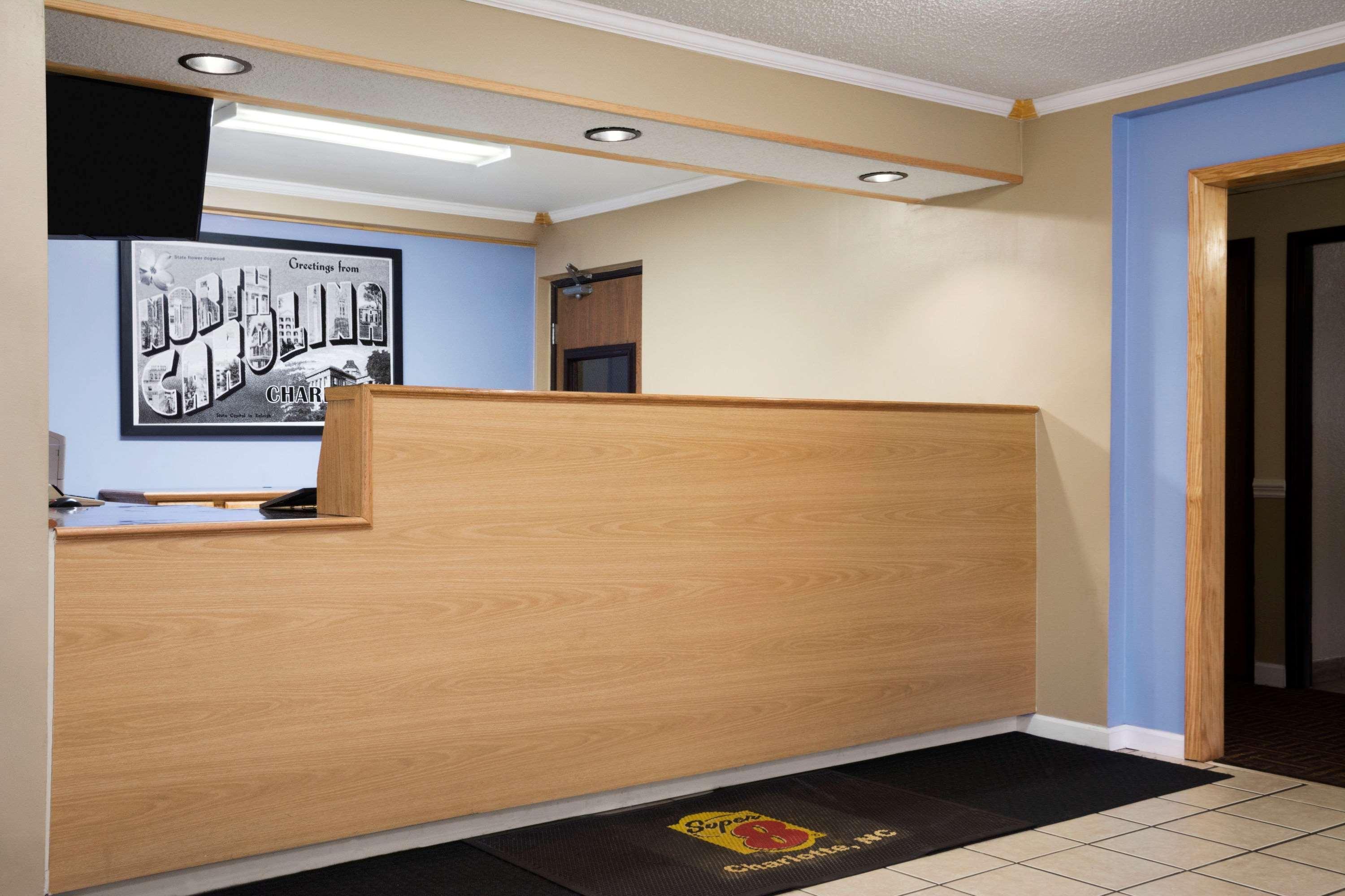 Super 8 By Wyndham Charlotte University Exterior foto