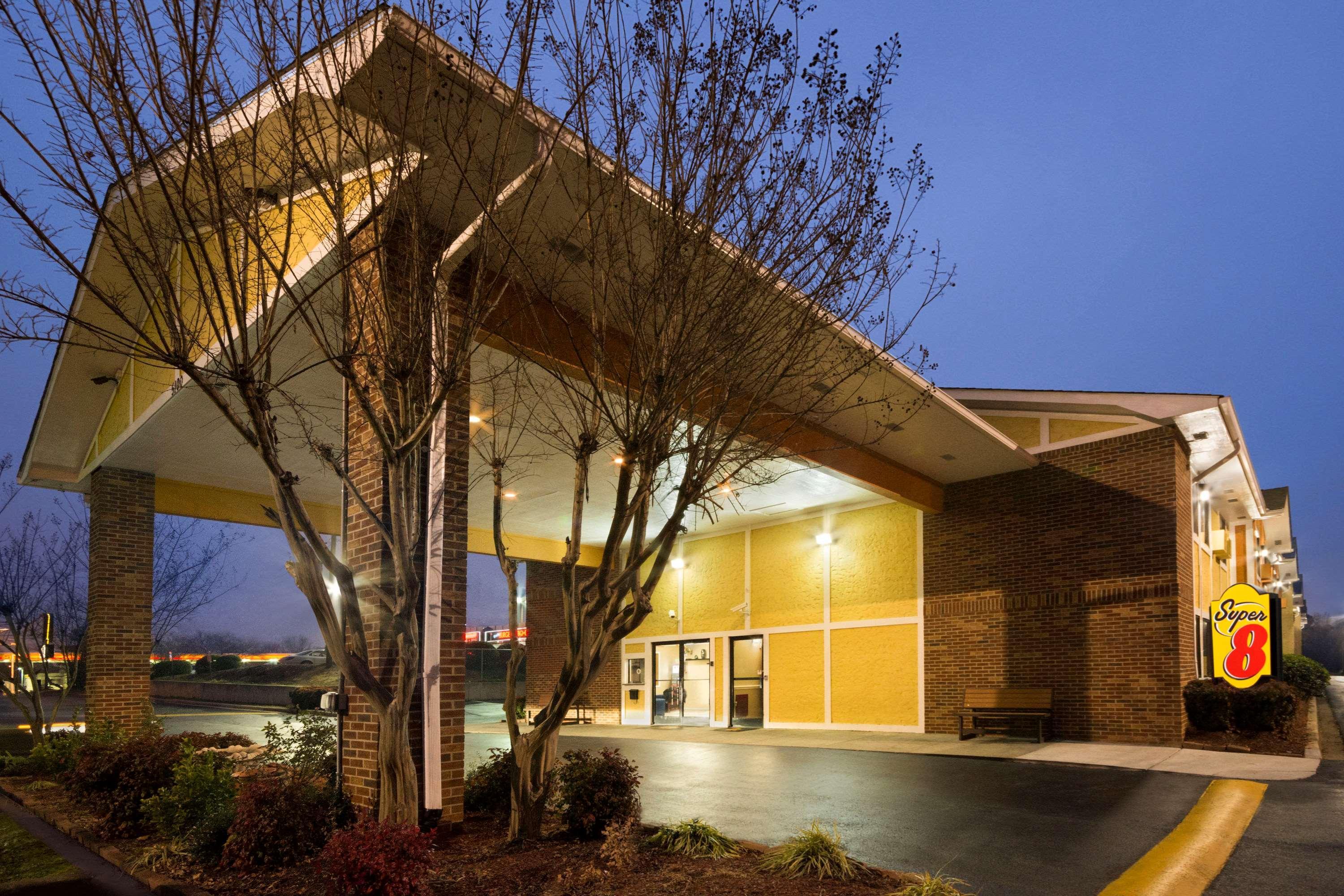 Super 8 By Wyndham Charlotte University Exterior foto